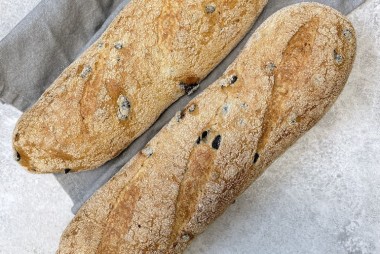 The Vegan Bakery Stokbrood – Knoflook & Olijven